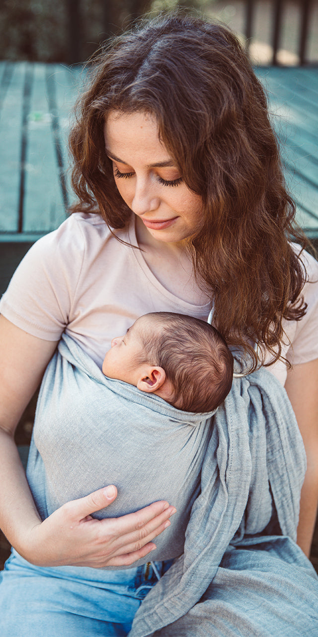 The Top 6 Benefits of Using a Baby Carrier on Your Baby's First Year